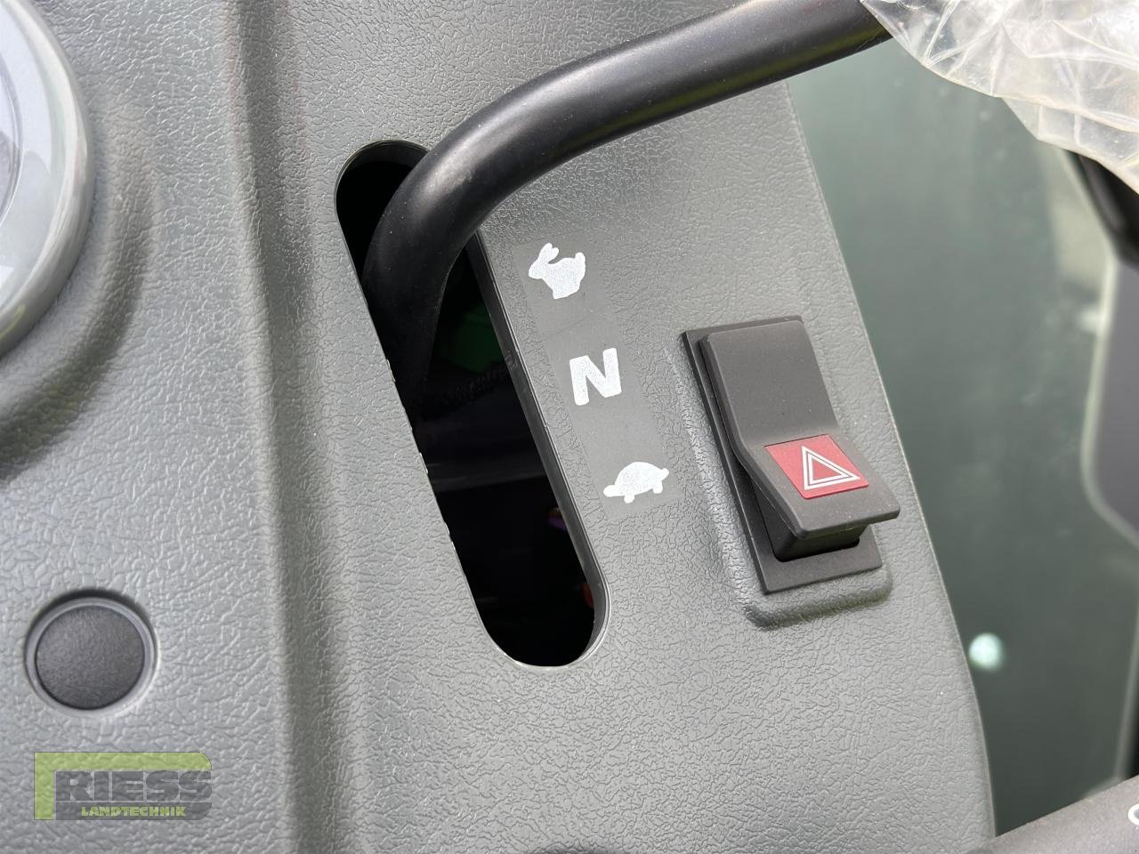 Traktor του τύπου CLAAS ELIOS 210 Plattform, Neumaschine σε Homberg/Ohm - Maulbach (Φωτογραφία 10)