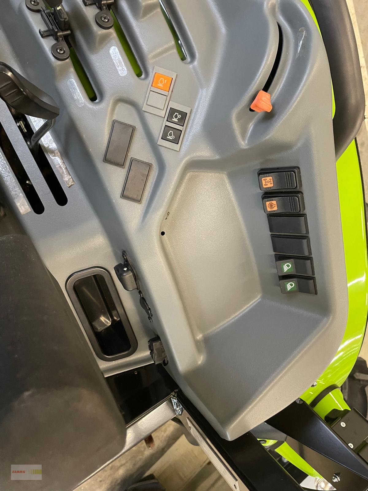 Traktor des Typs CLAAS Elios 210 Plattform, Gebrauchtmaschine in Langenau (Bild 9)