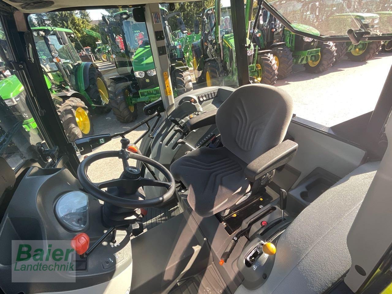 Traktor des Typs CLAAS Elios 210, Gebrauchtmaschine in OBERNDORF-HOCHMOESSINGEN (Bild 6)