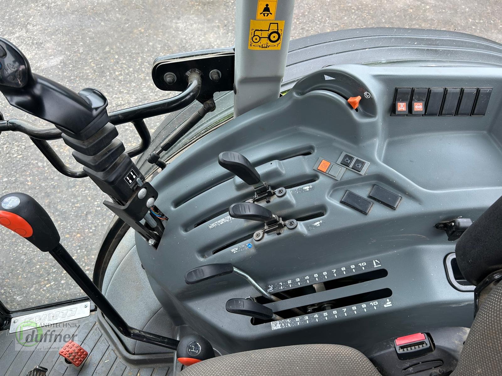 Traktor типа CLAAS Elios 210, Gebrauchtmaschine в Münsingen (Фотография 5)