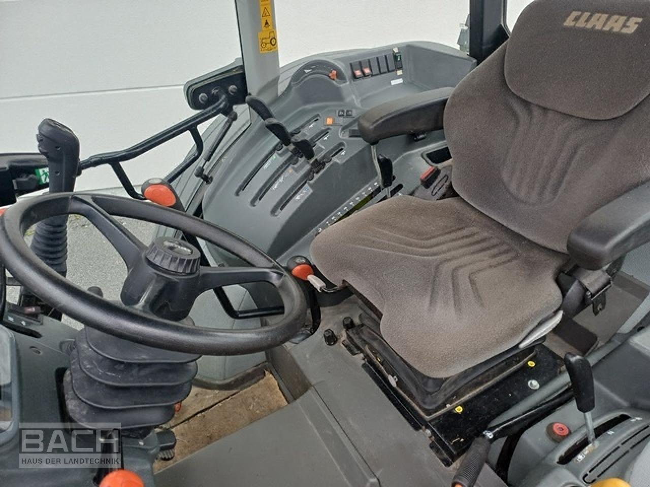 Traktor typu CLAAS ELIOS 210, Gebrauchtmaschine v Boxberg-Seehof (Obrázek 5)