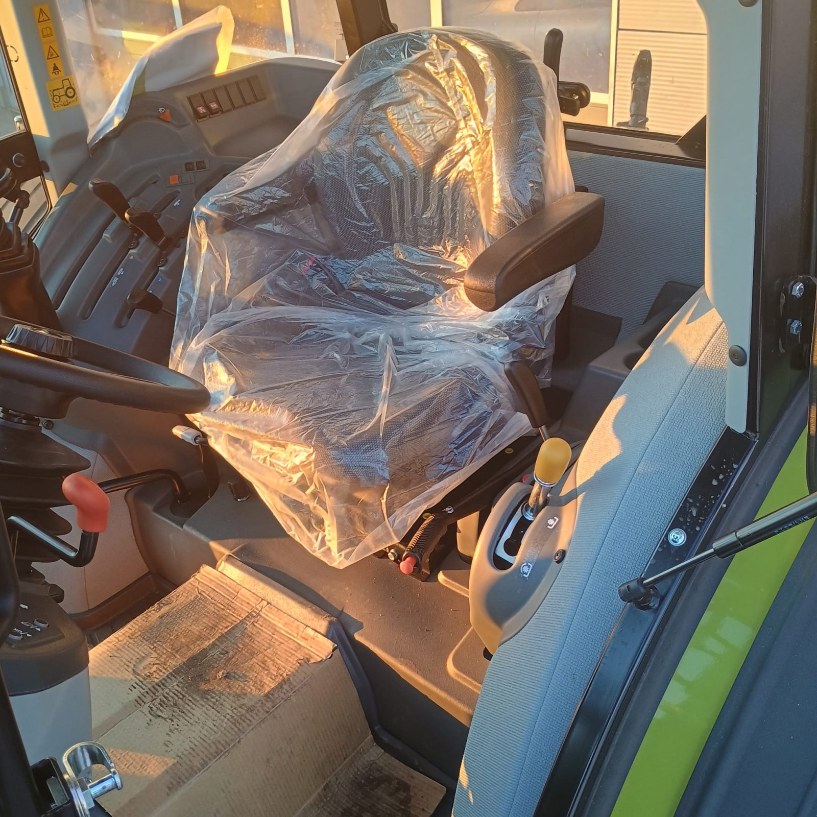 Traktor του τύπου CLAAS Elios 210, Neumaschine σε Ruhstorf  (Φωτογραφία 13)