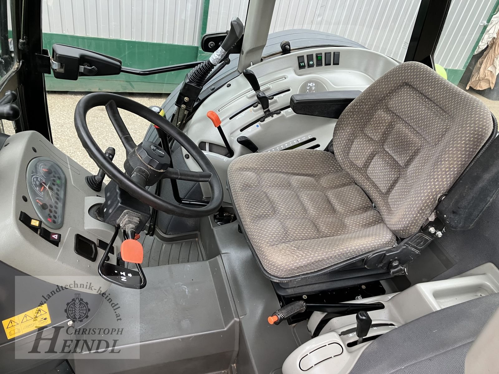 Traktor van het type CLAAS Elios 220, Gebrauchtmaschine in Stephanshart (Foto 13)