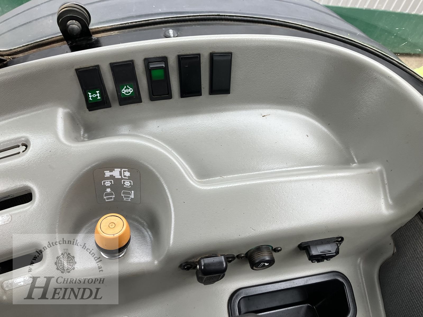 Traktor van het type CLAAS Elios 220, Gebrauchtmaschine in Stephanshart (Foto 21)