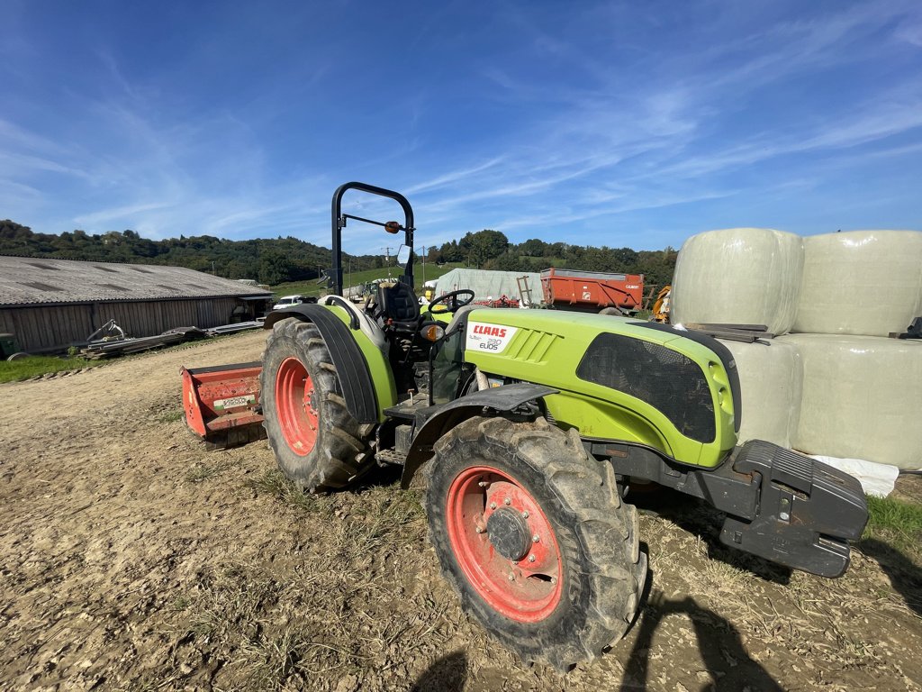 Traktor du type CLAAS ELIOS 230, Gebrauchtmaschine en UZERCHE (Photo 1)