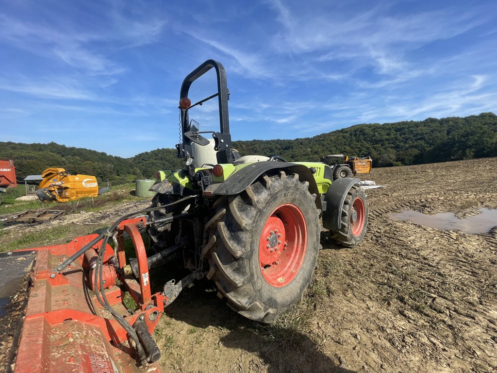 Traktor du type CLAAS ELIOS 230, Gebrauchtmaschine en UZERCHE (Photo 3)