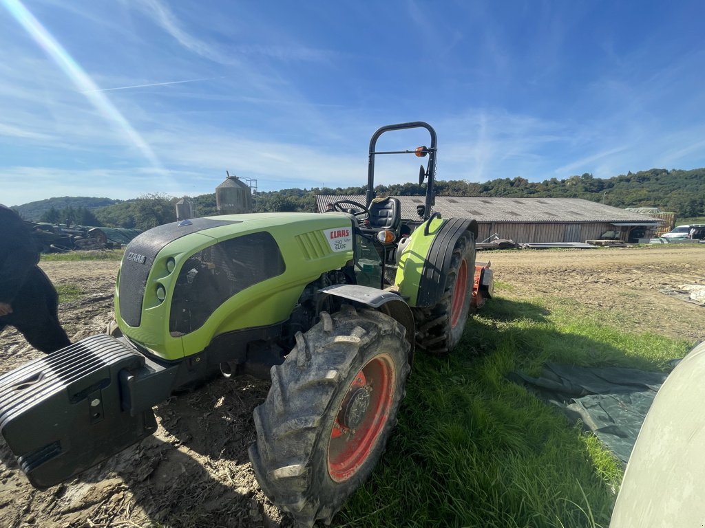 Traktor du type CLAAS ELIOS 230, Gebrauchtmaschine en UZERCHE (Photo 2)
