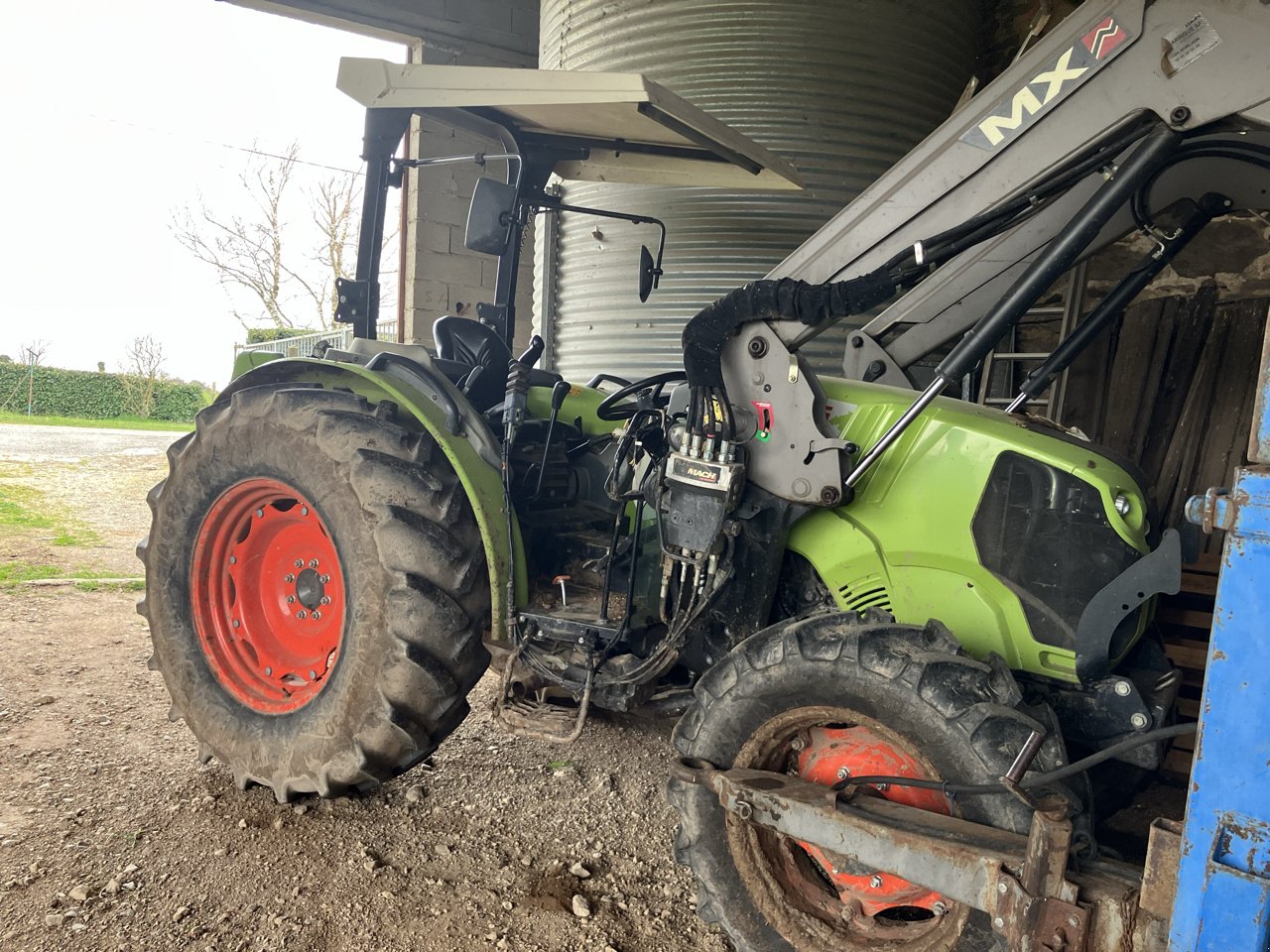 Traktor tipa CLAAS ELIOS 230, Gebrauchtmaschine u MORLHON LE HAUT (Slika 1)
