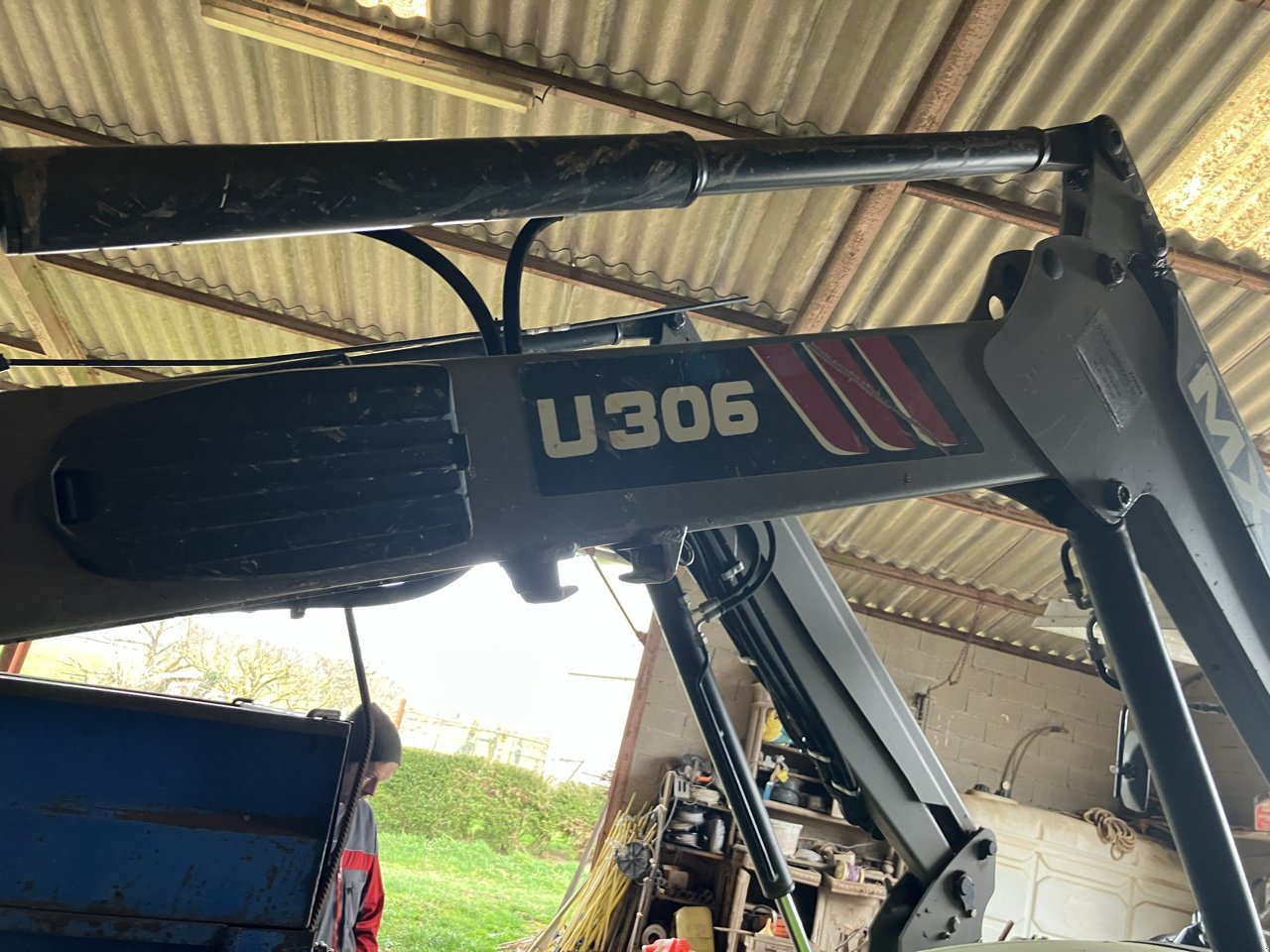 Traktor tipa CLAAS ELIOS 230, Gebrauchtmaschine u MORLHON LE HAUT (Slika 10)