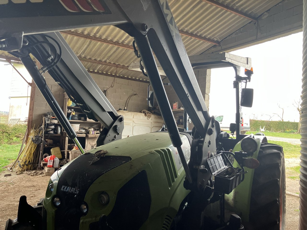 Traktor tipa CLAAS ELIOS 230, Gebrauchtmaschine u MORLHON LE HAUT (Slika 8)