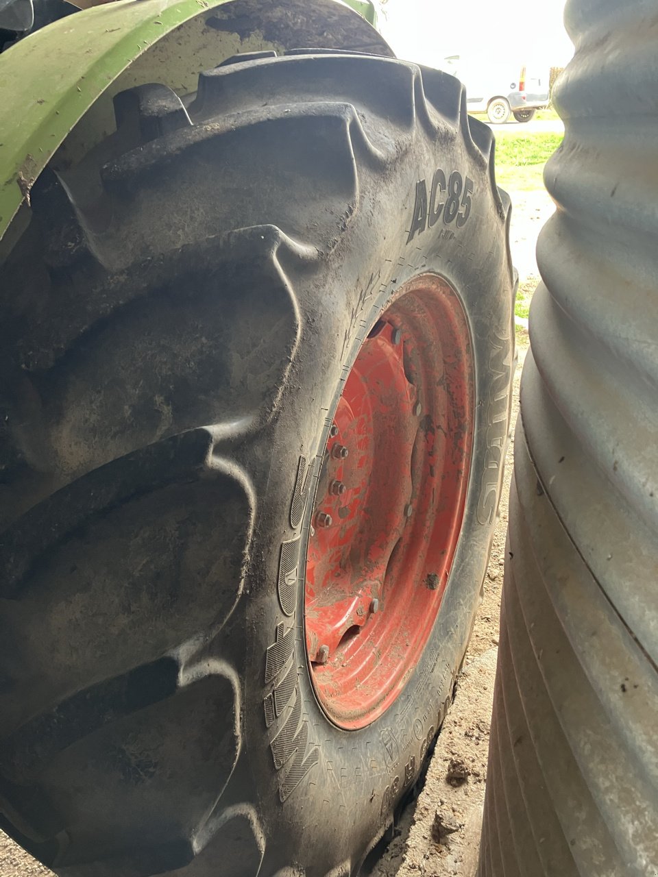 Traktor tipa CLAAS ELIOS 230, Gebrauchtmaschine u MORLHON LE HAUT (Slika 11)