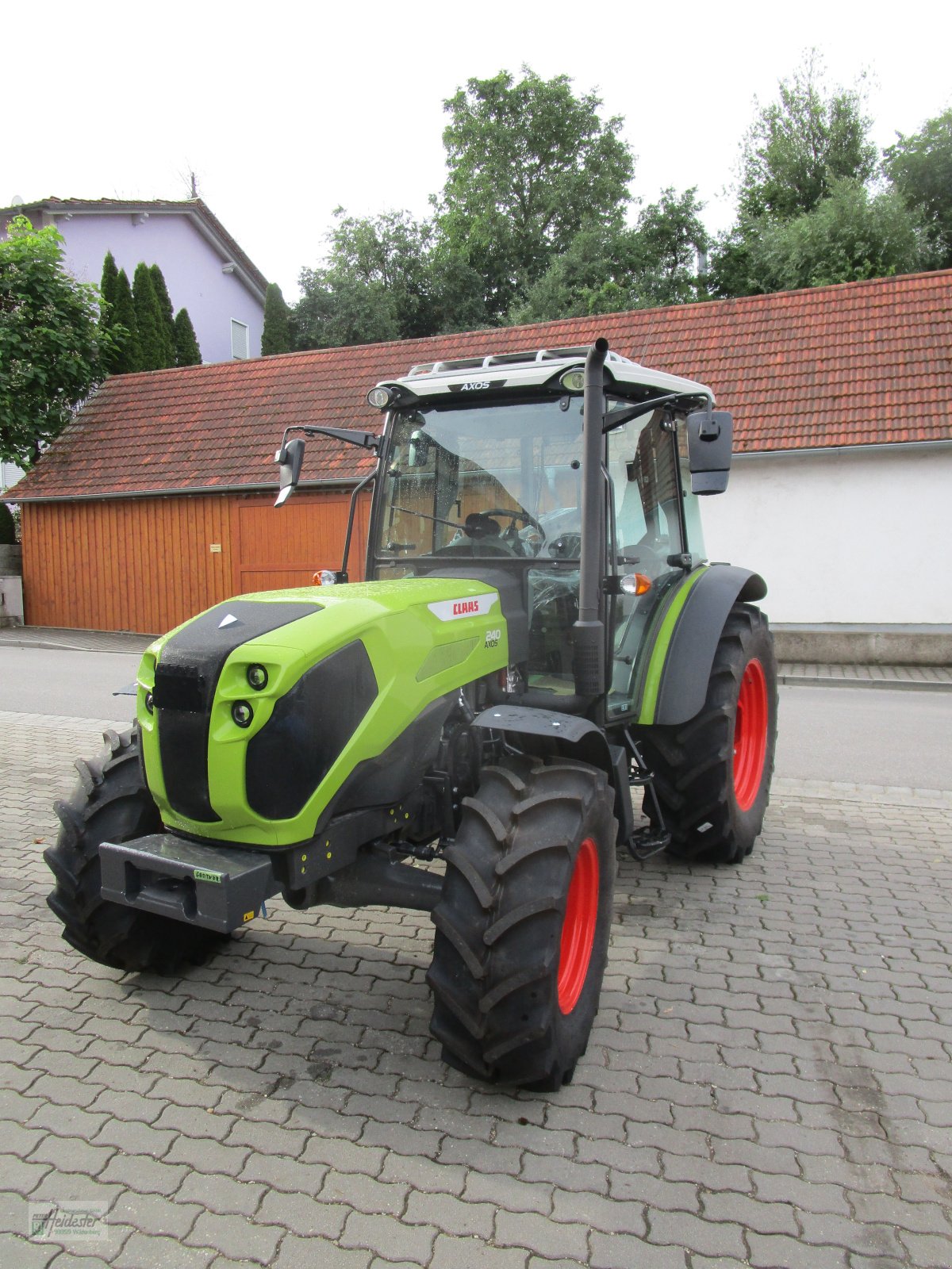Traktor des Typs CLAAS ELIOS 300 Advanced, Neumaschine in Wildenberg (Bild 4)