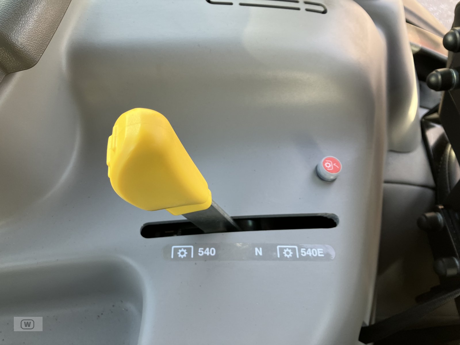 Traktor des Typs CLAAS Elios 320, Neumaschine in Zell an der Pram (Bild 30)