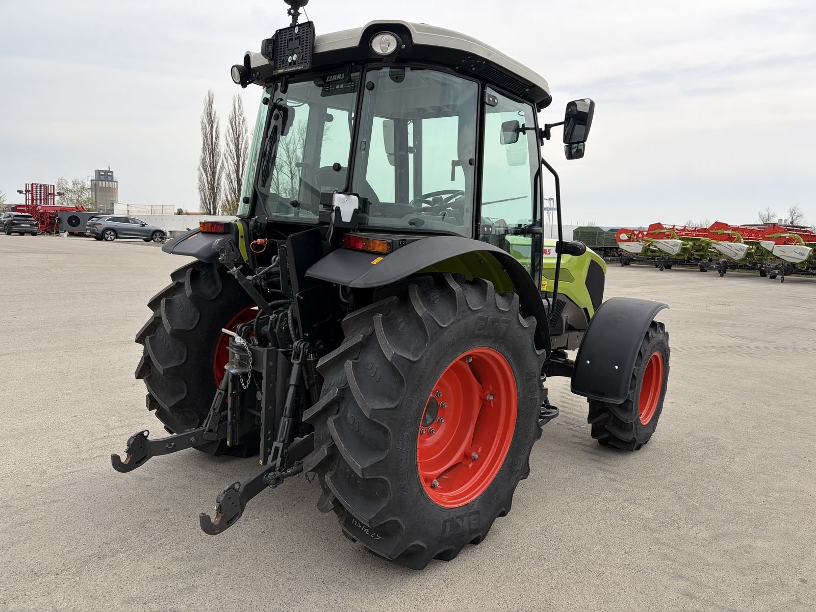 Traktor Türe ait CLAAS Elios 320, Vorführmaschine içinde Grund (resim 9)