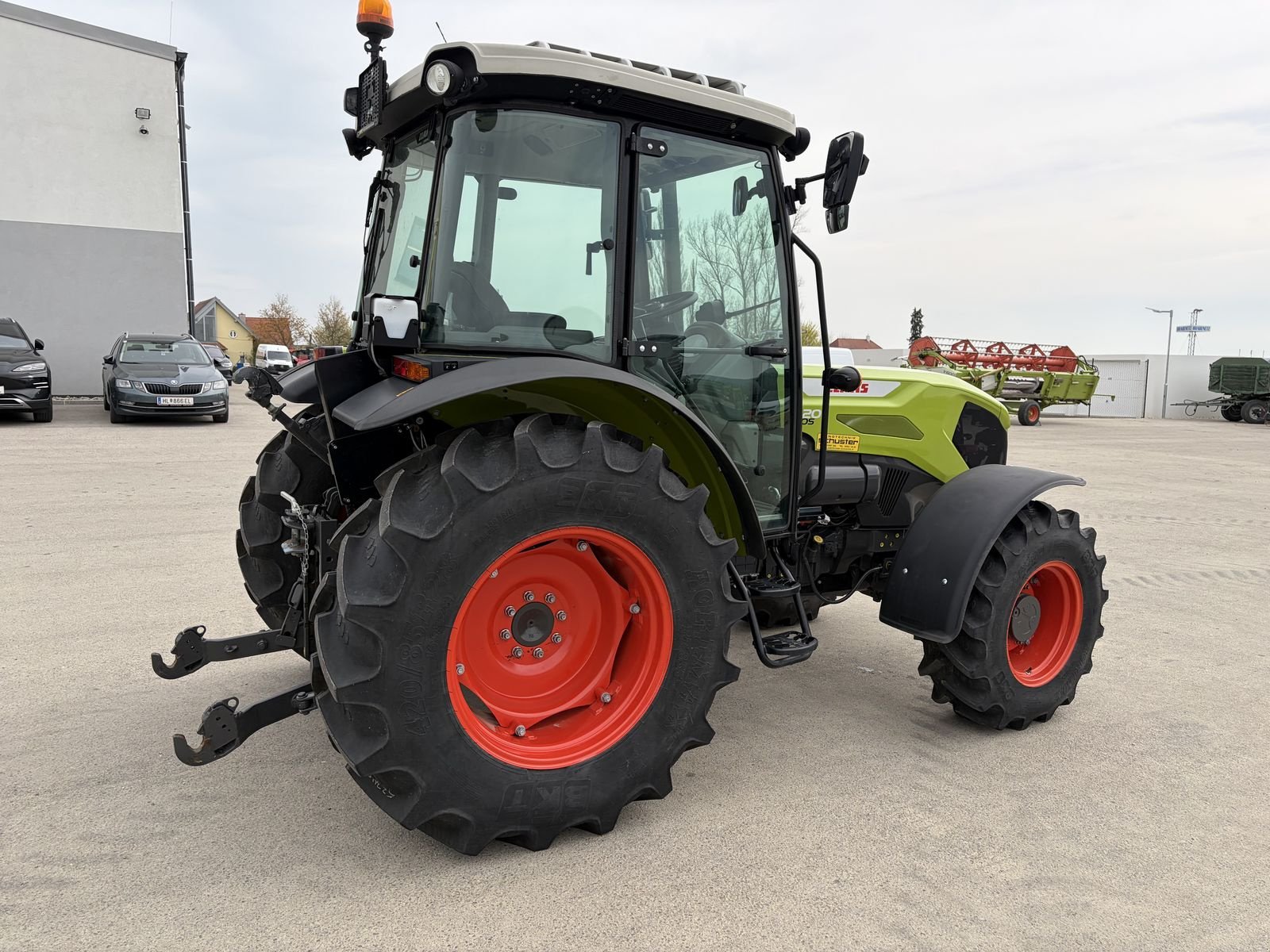 Traktor Türe ait CLAAS Elios 320, Vorführmaschine içinde Grund (resim 10)
