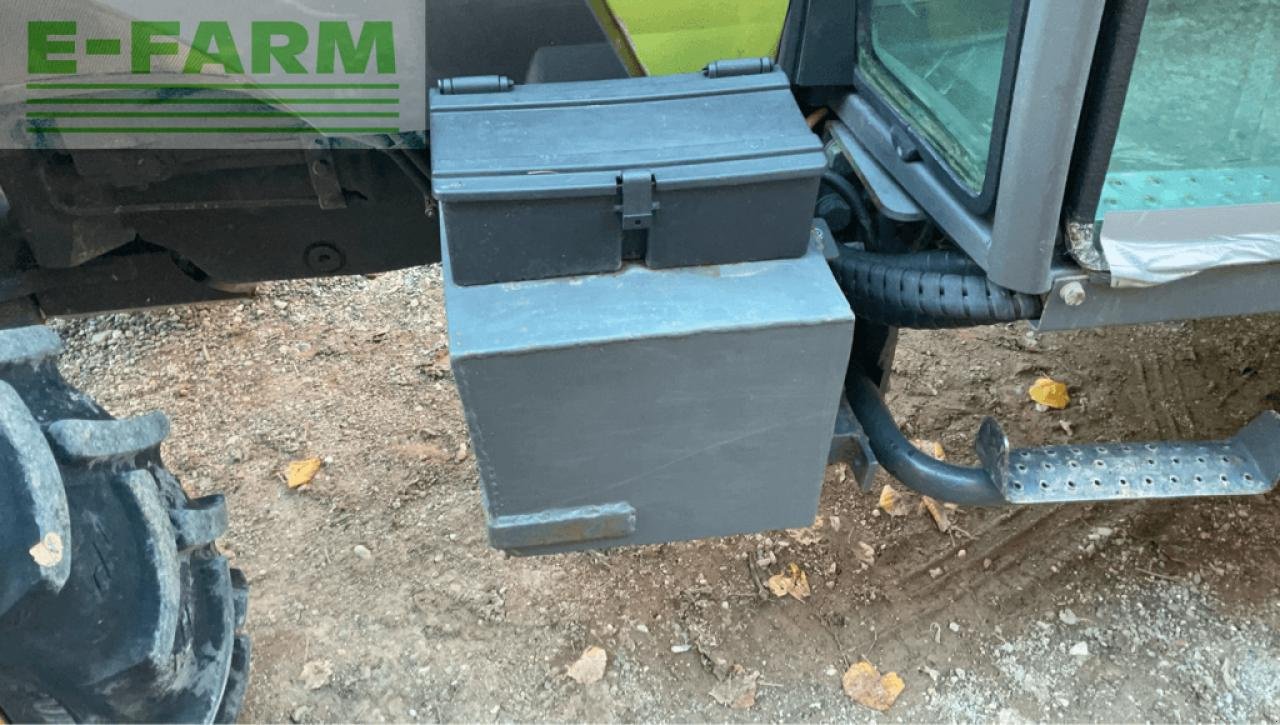 Traktor типа CLAAS nectis 247 vl 4 rm VL, Gebrauchtmaschine в ST ANDIOL (Фотография 11)