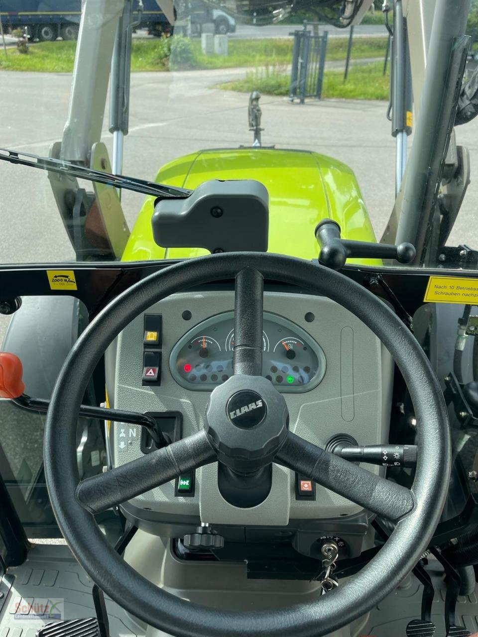Traktor del tipo CLAAS Nexos 210, neuwertig, mit Frontlader und Frontzapfwelle, 236 Betriebsstunden, Gebrauchtmaschine In Schierling (Immagine 15)
