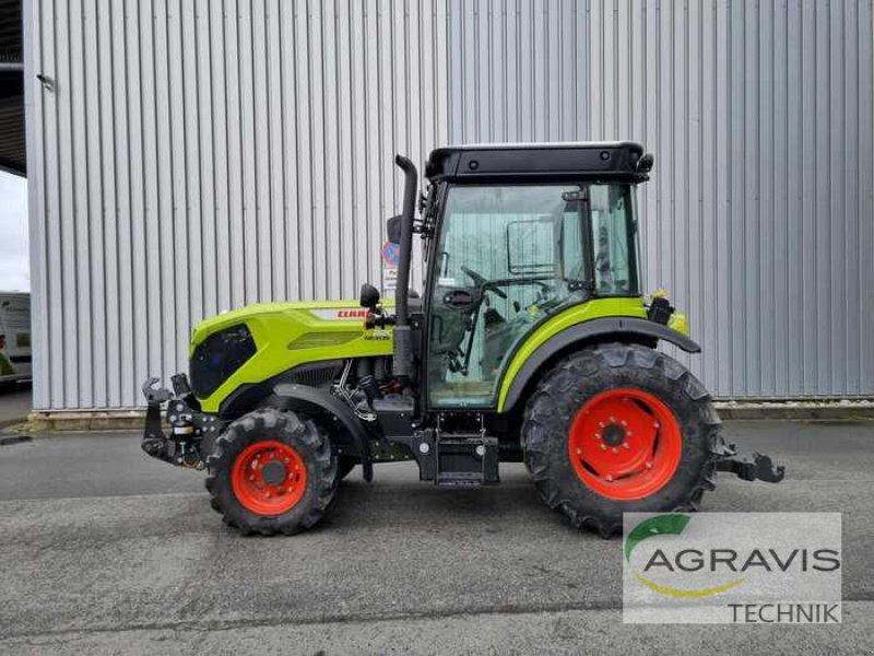 Traktor typu CLAAS NEXOS 220 M CLASSIC, Neumaschine v Lage (Obrázek 2)