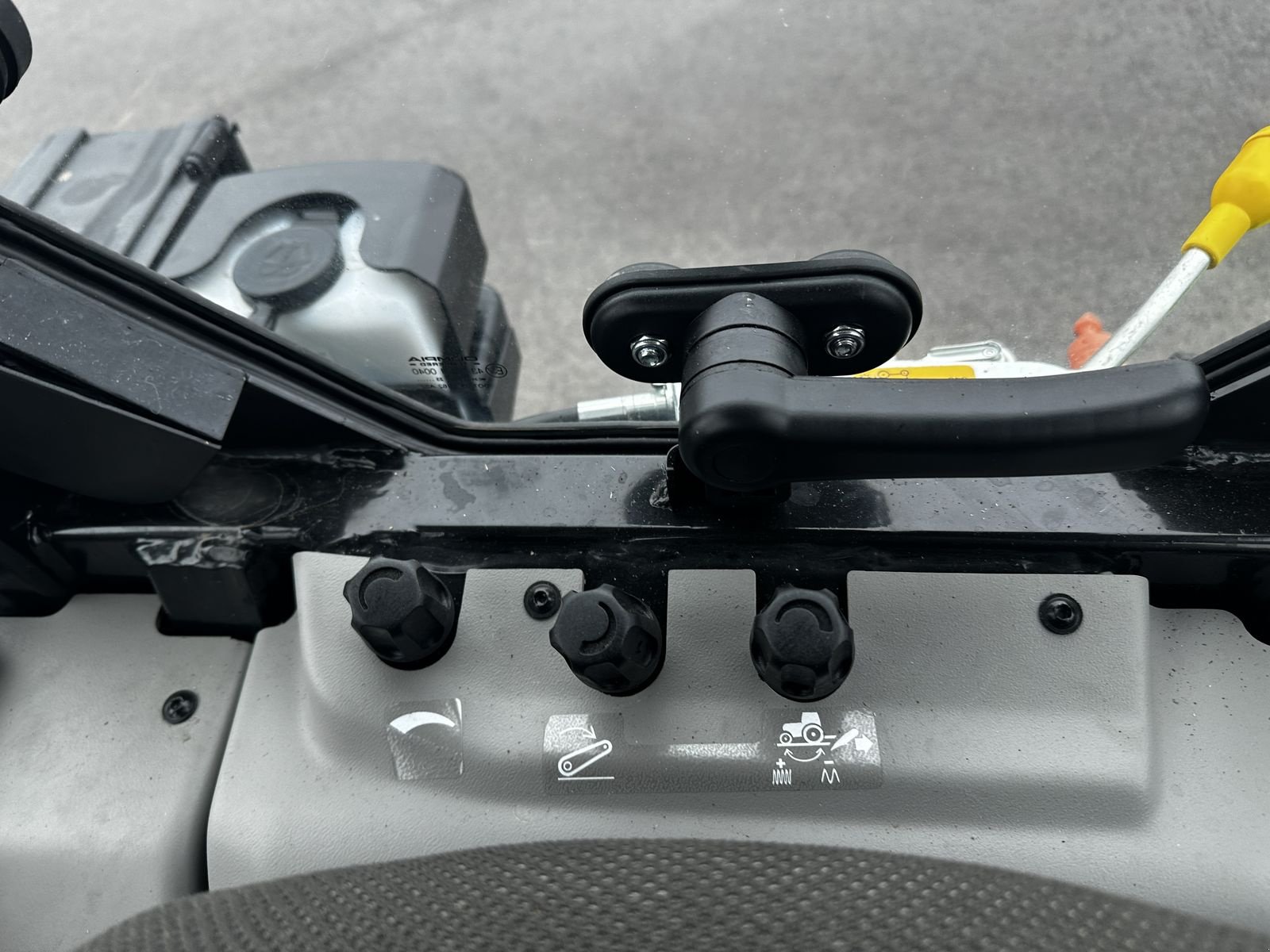 Traktor des Typs CLAAS Nexos 220 S Comfort, Neumaschine in Grund (Bild 8)