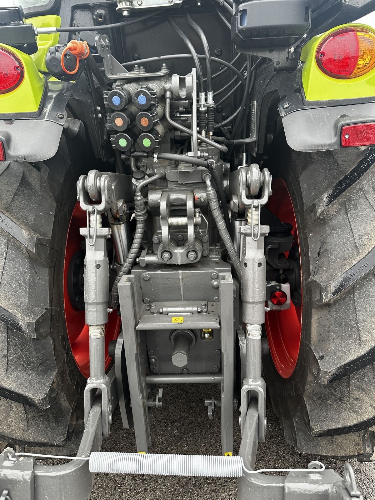 Traktor des Typs CLAAS Nexos 220 S Comfort, Neumaschine in Grund (Bild 18)