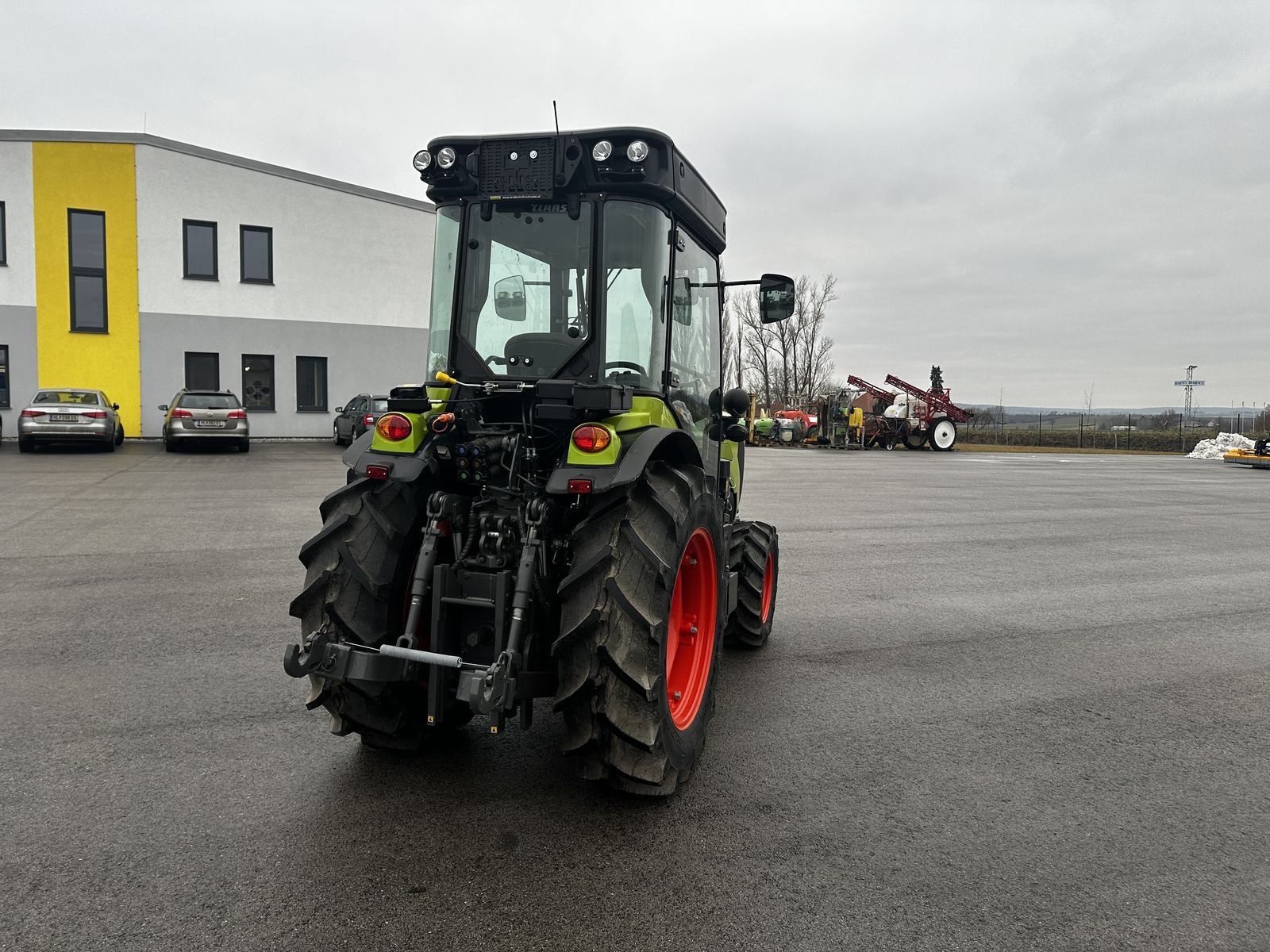 Traktor des Typs CLAAS Nexos 220 S Comfort, Neumaschine in Grund (Bild 16)