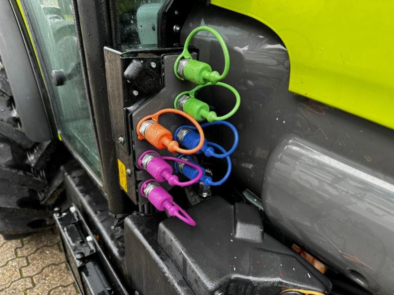Traktor typu CLAAS NEXOS 220 S, Gebrauchtmaschine w Hockenheim (Zdjęcie 11)