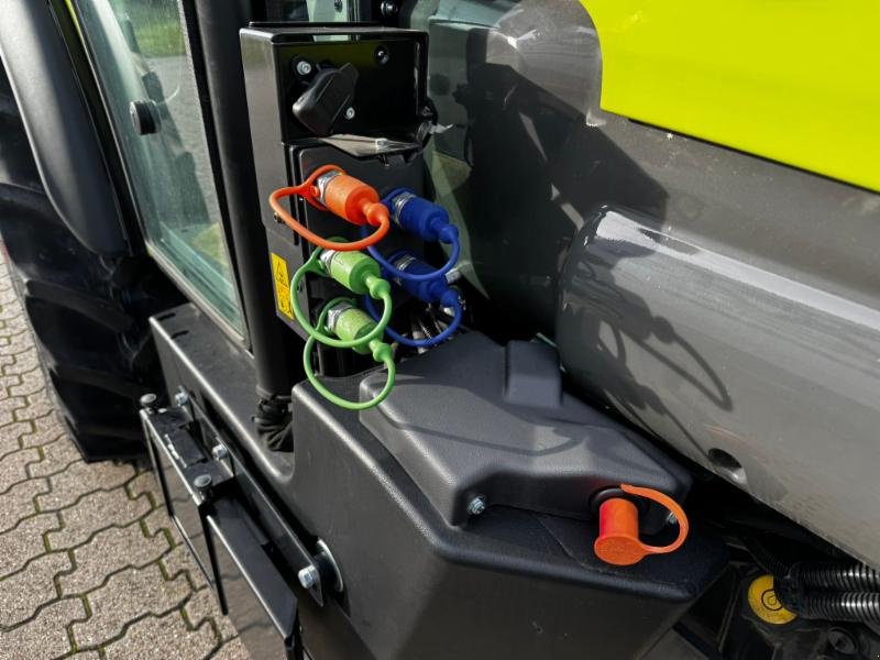 Traktor van het type CLAAS NEXOS 220 S, Gebrauchtmaschine in Hockenheim (Foto 11)