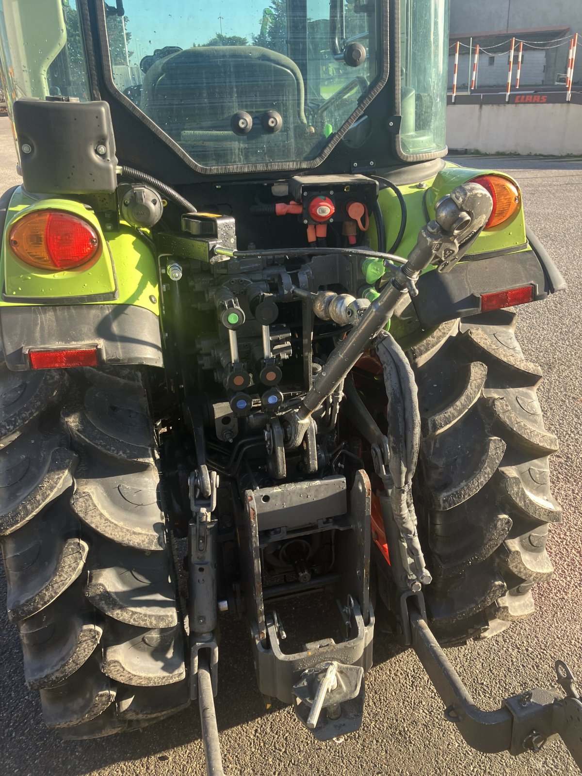 Traktor typu CLAAS NEXOS 220 VE CABINE 4RM, Gebrauchtmaschine v SAINT ANDIOL (Obrázek 9)