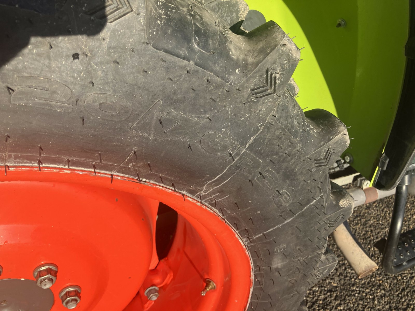 Traktor typu CLAAS NEXOS 220 VE CABINE 4RM, Gebrauchtmaschine v SAINT ANDIOL (Obrázek 7)