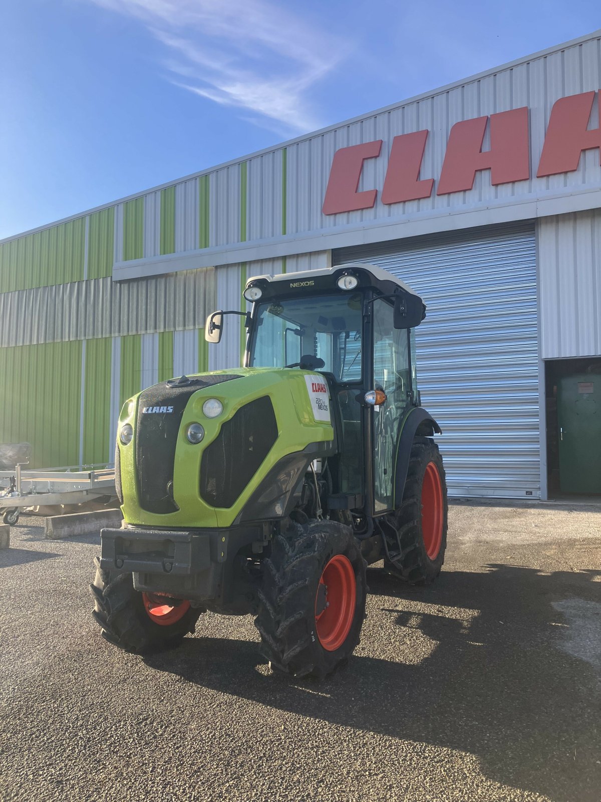 Traktor typu CLAAS NEXOS 220 VE CABINE 4RM, Gebrauchtmaschine v SAINT ANDIOL (Obrázek 5)