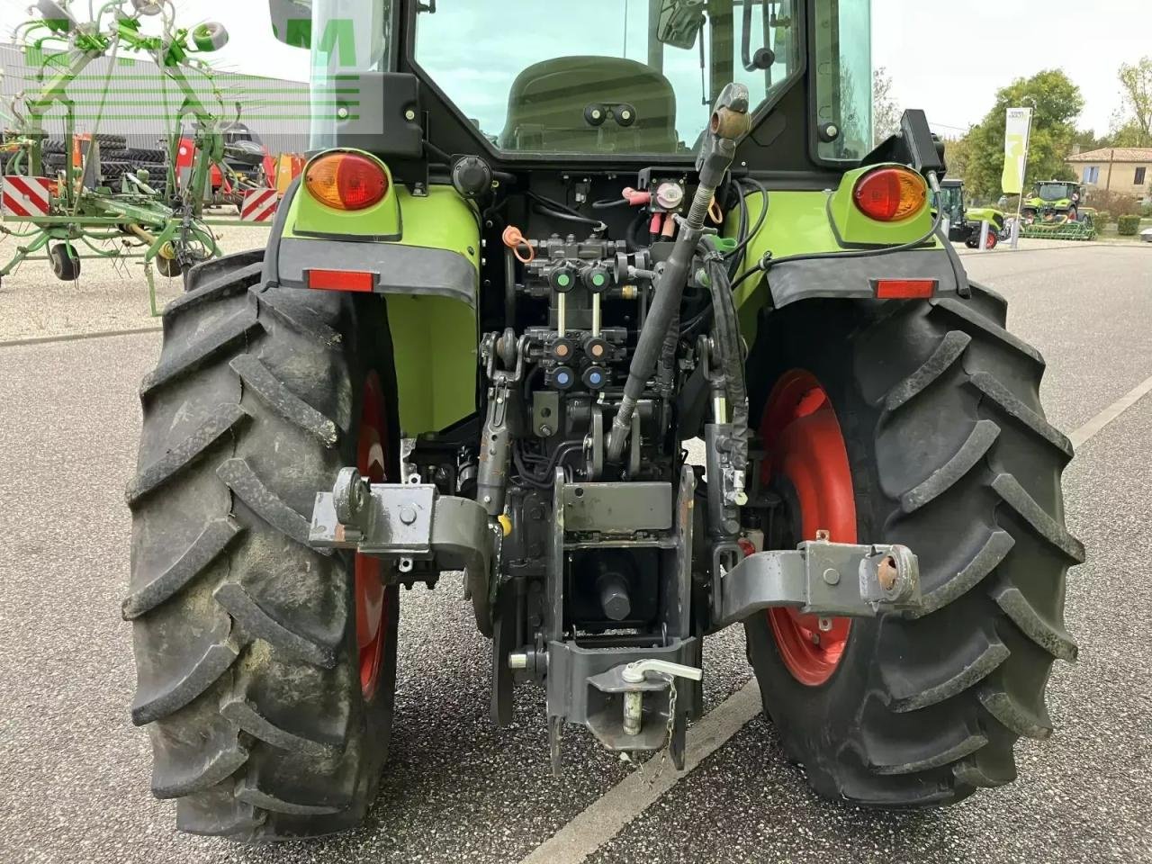 Traktor za tip CLAAS nexos 220 vl VL, Gebrauchtmaschine u AILLAS (33 - GIRONDE) (Slika 3)