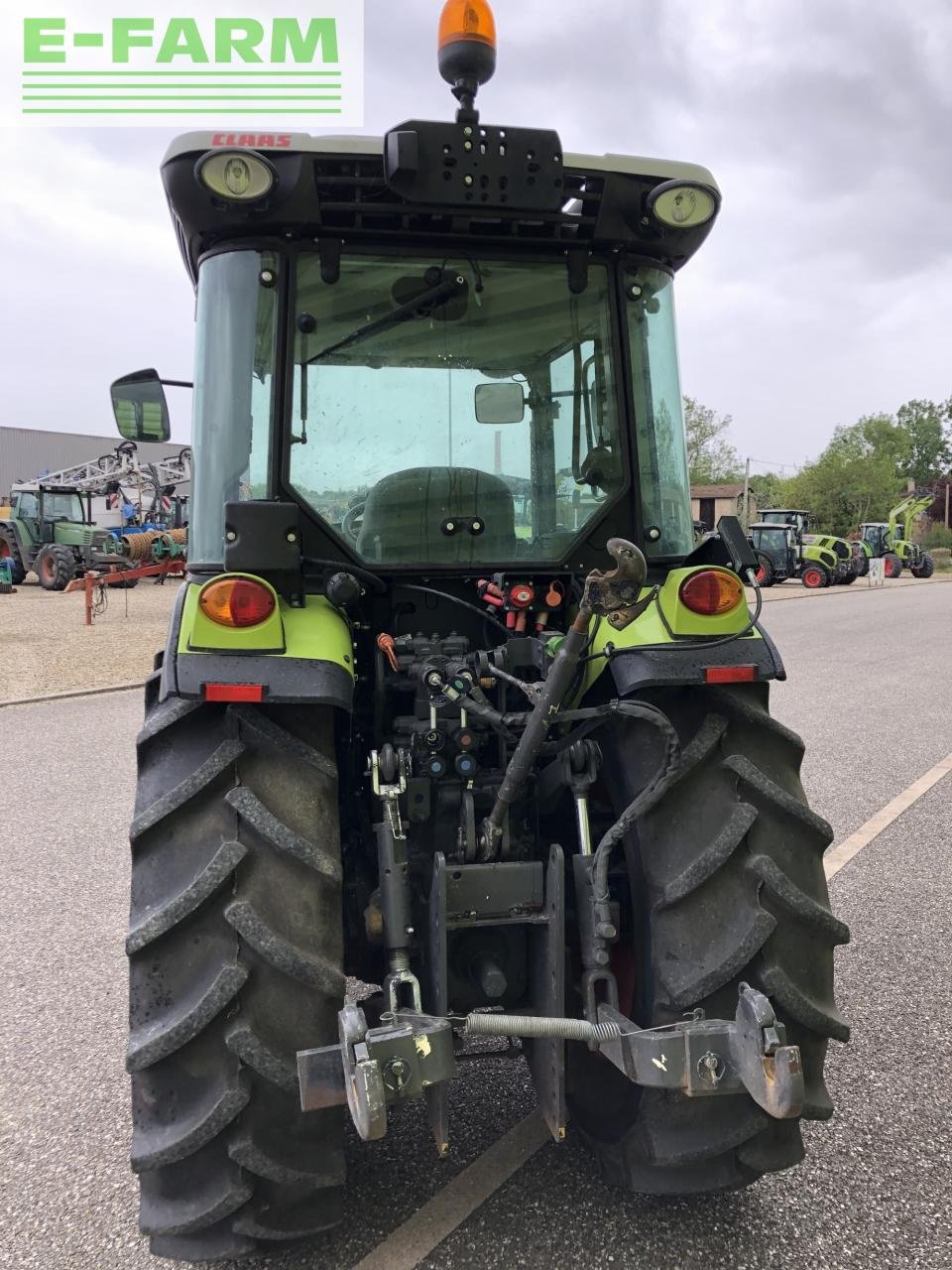 Traktor des Typs CLAAS nexos 220 vl, Gebrauchtmaschine in AILLAS (33 - GIRONDE) (Bild 3)