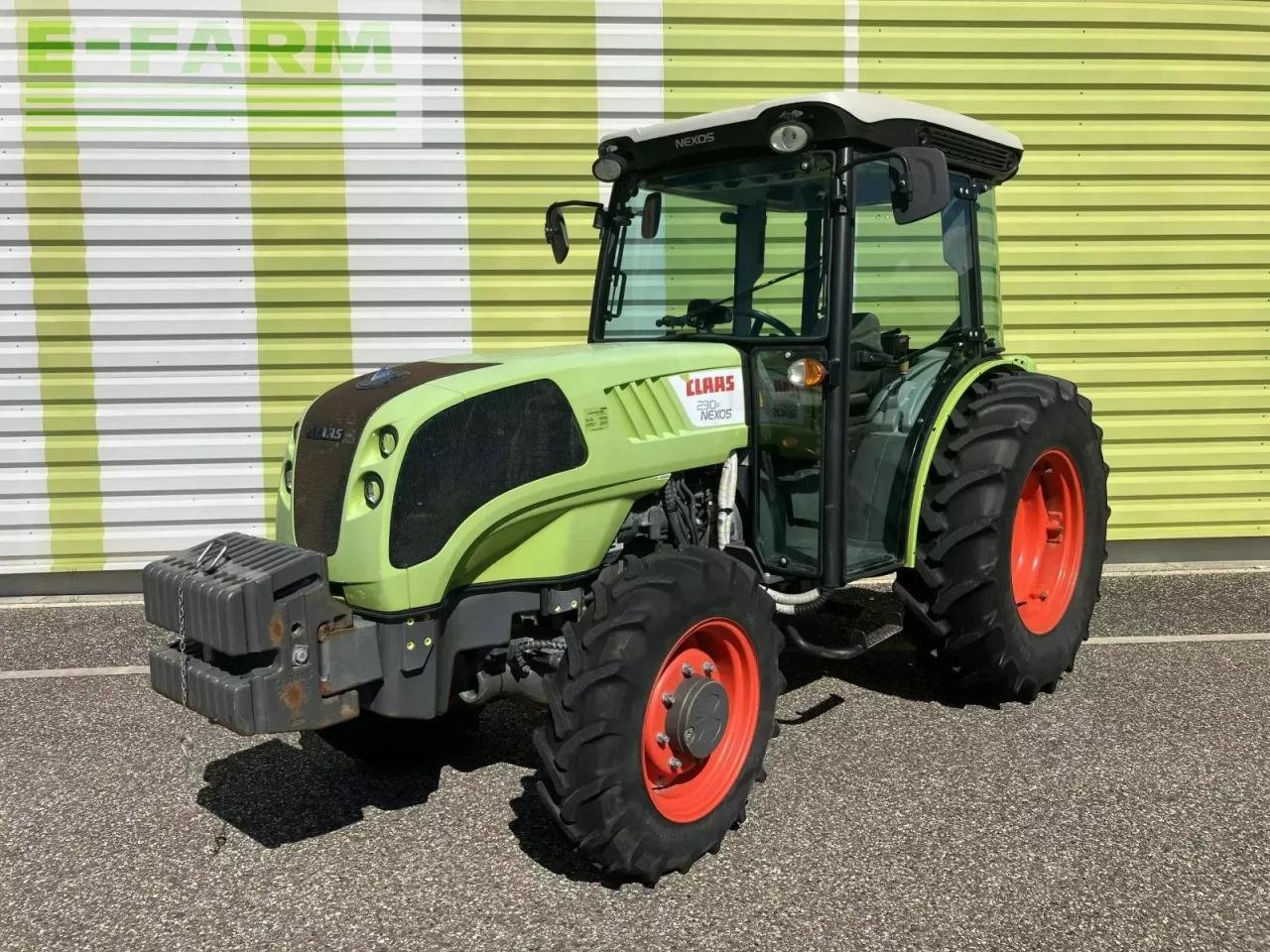 Traktor typu CLAAS nexos 230 f, Gebrauchtmaschine v AILLAS (33 - GIRONDE) (Obrázek 1)
