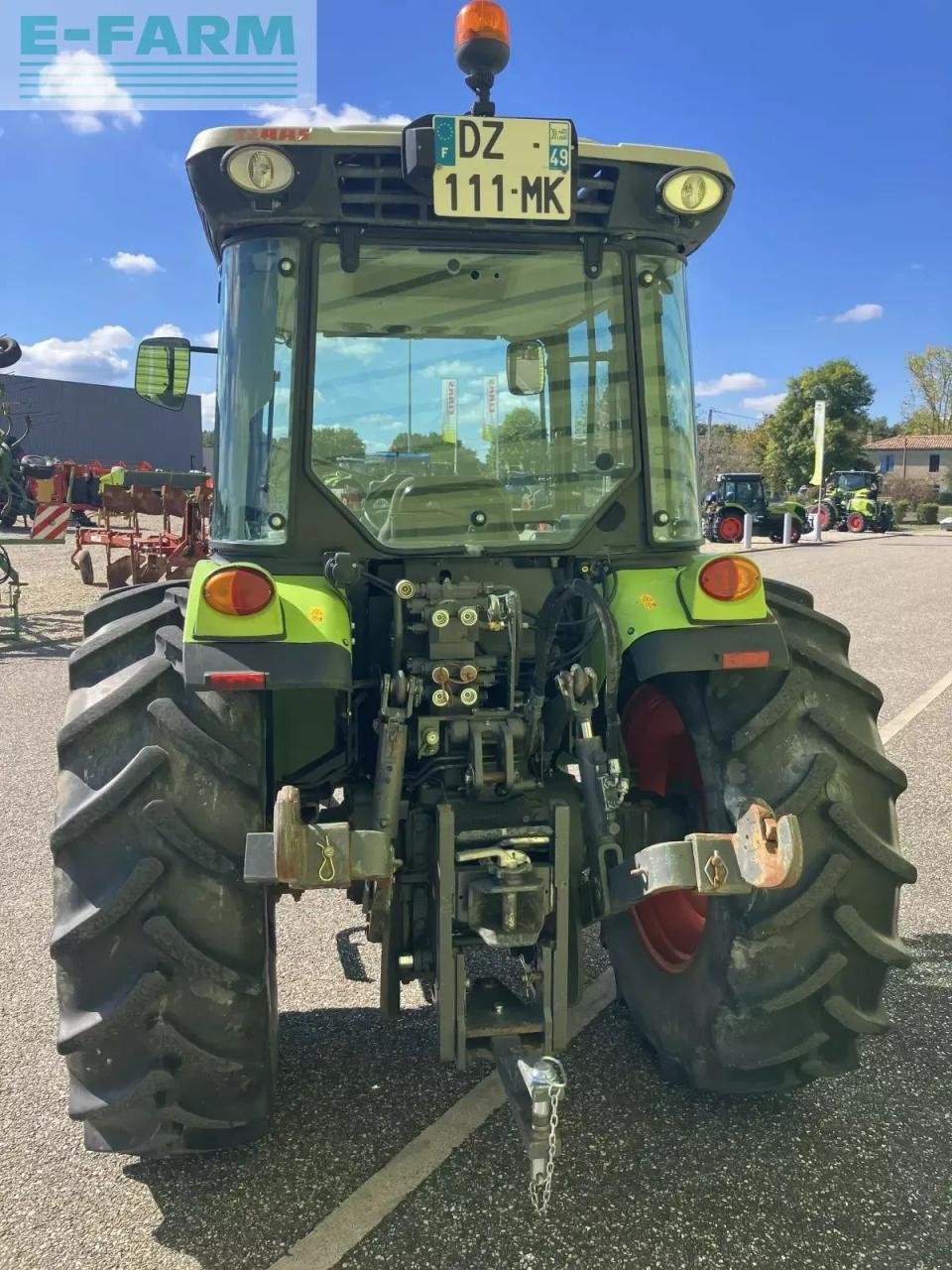 Traktor typu CLAAS nexos 230 f, Gebrauchtmaschine v AILLAS (33 - GIRONDE) (Obrázek 3)