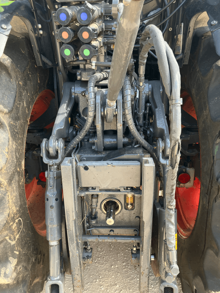 Traktor des Typs CLAAS NEXOS 230 M LS+, Gebrauchtmaschine in SAINT ANDIOL (Bild 8)
