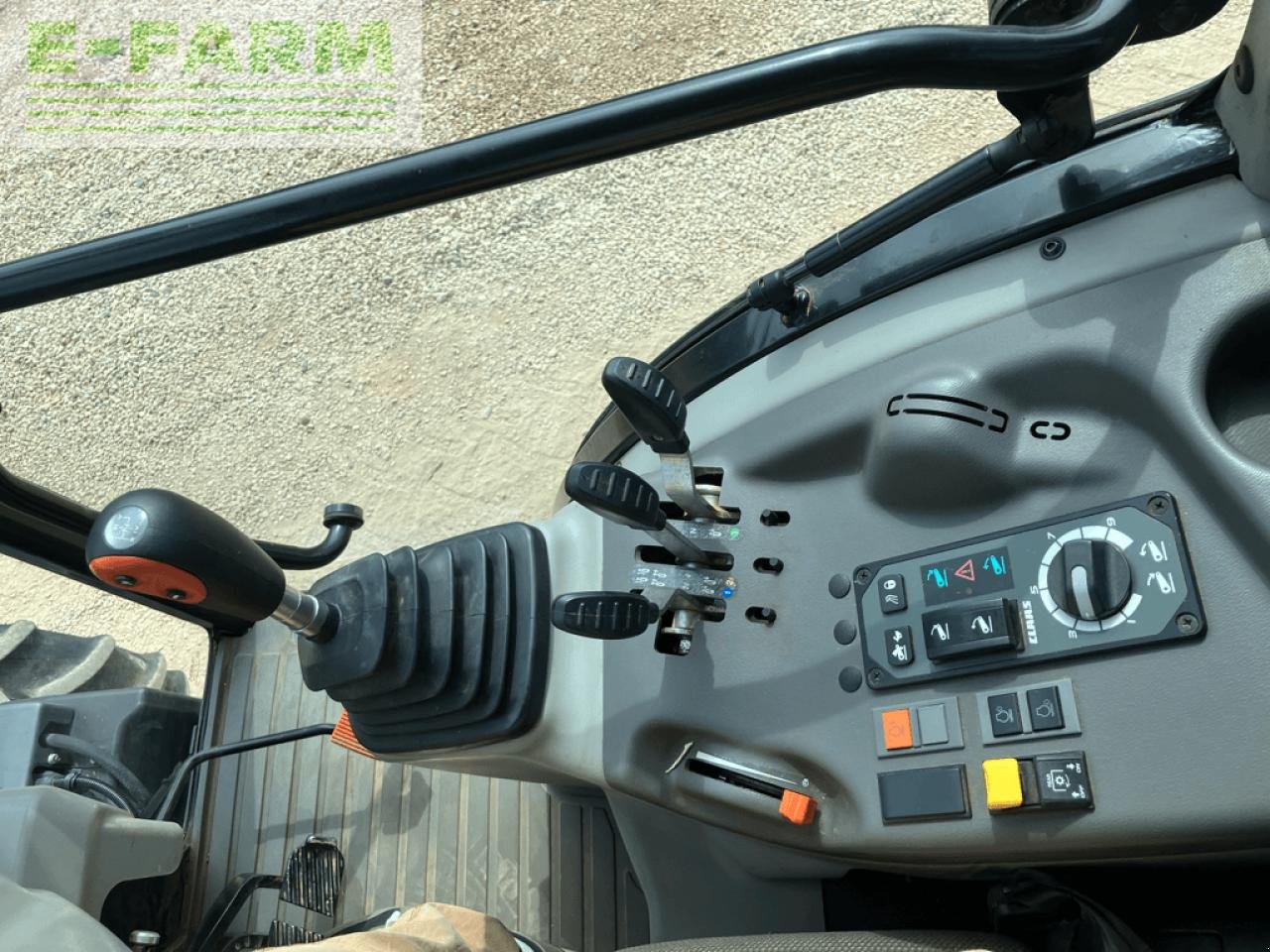 Traktor typu CLAAS nexos 230 m, Gebrauchtmaschine v ST ANDIOL (Obrázek 13)