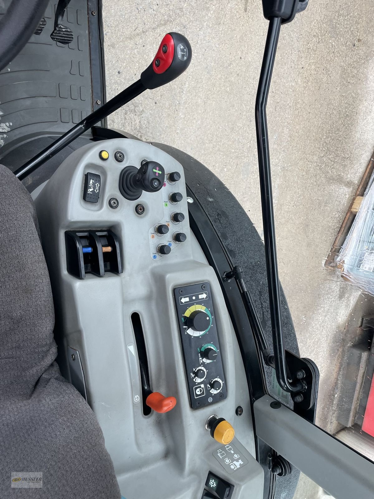 Traktor des Typs CLAAS Nexos 230 VL, Gebrauchtmaschine in Söding- Sankt. Johann (Bild 5)