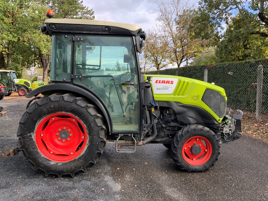 Traktor des Typs CLAAS Nexos 230 vl, Gebrauchtmaschine in MORLHON LE HAUT (Bild 2)