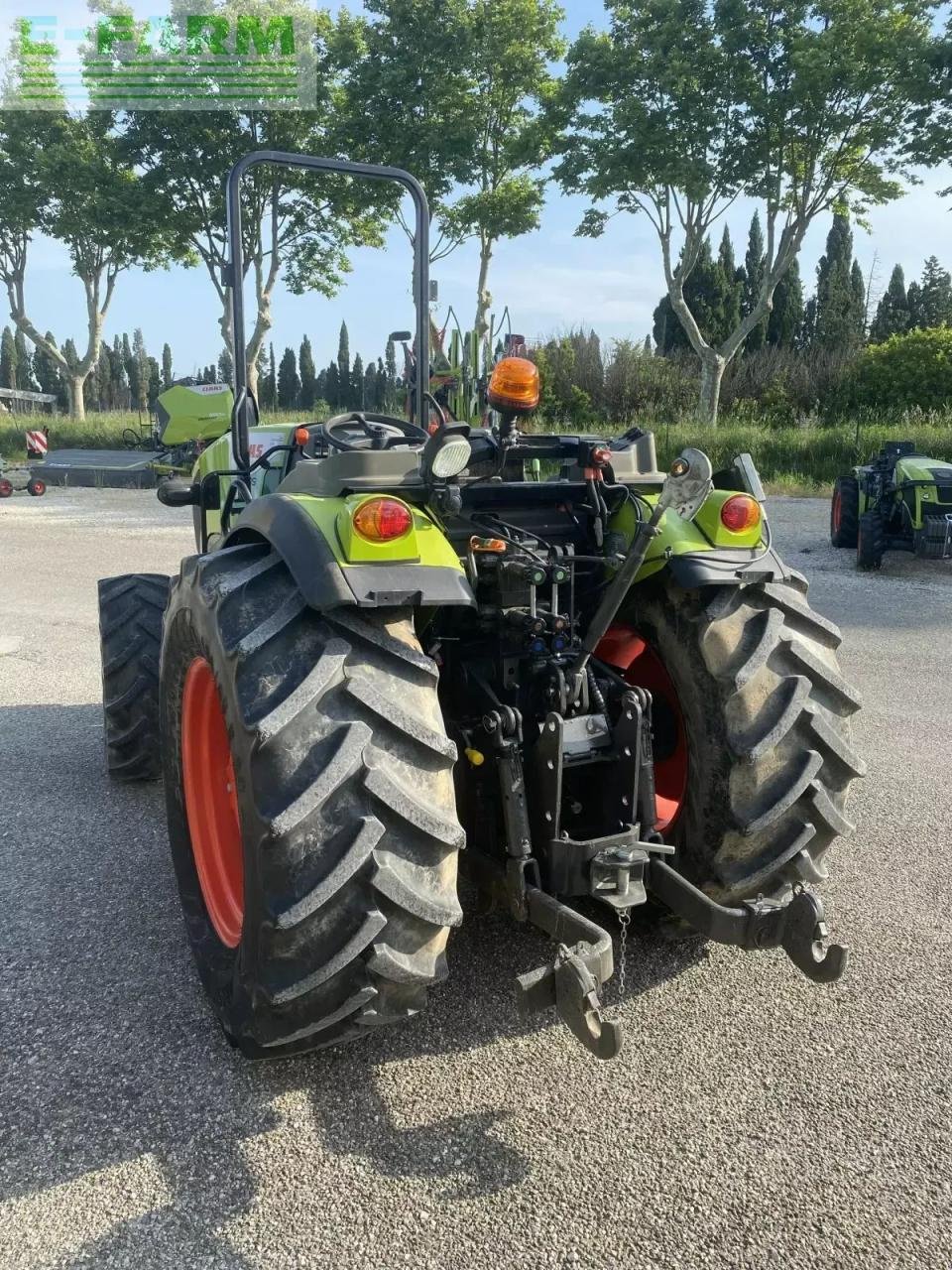 Traktor типа CLAAS nexos 240 f arceau 4rm F, Gebrauchtmaschine в ST ANDIOL (Фотография 5)
