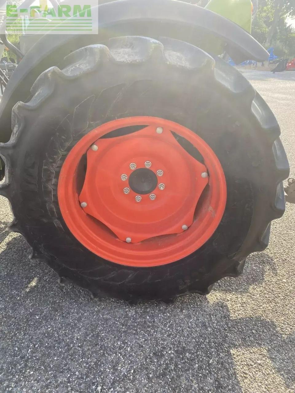 Traktor типа CLAAS nexos 240 f arceau 4rm F, Gebrauchtmaschine в ST ANDIOL (Фотография 10)