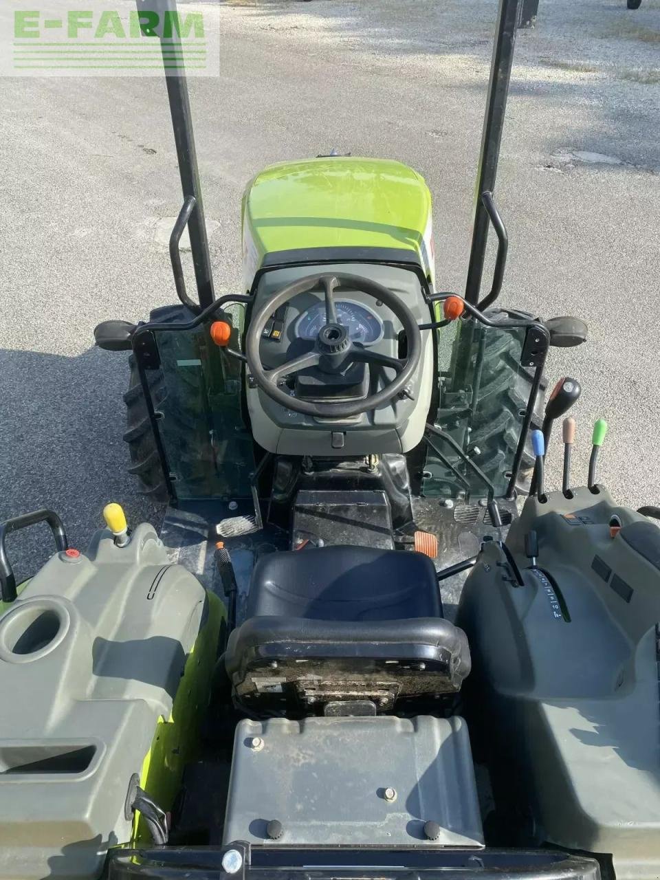 Traktor del tipo CLAAS nexos 240 f arceau 4rm, Gebrauchtmaschine In ST ANDIOL (Immagine 4)