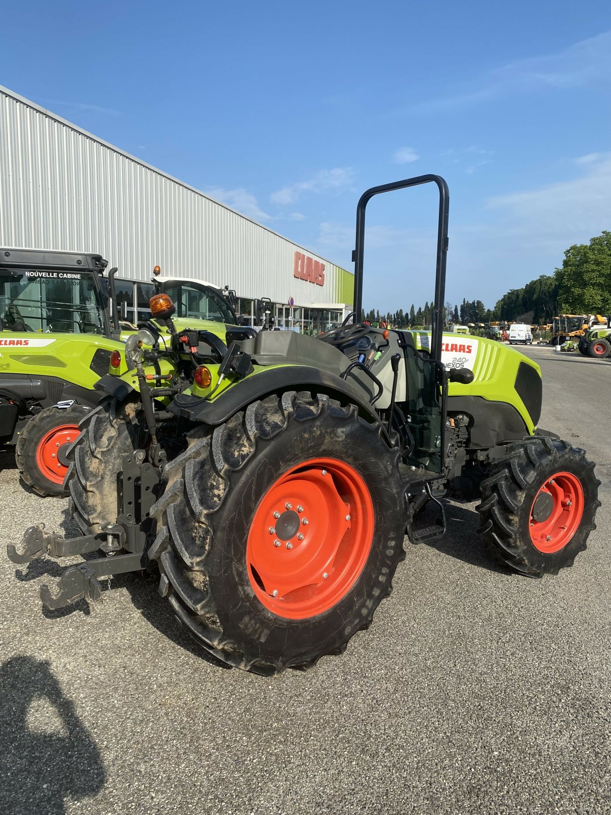 Traktor tipa CLAAS NEXOS 240 F ARCEAU 4RM, Gebrauchtmaschine u SAINT ANDIOL (Slika 3)