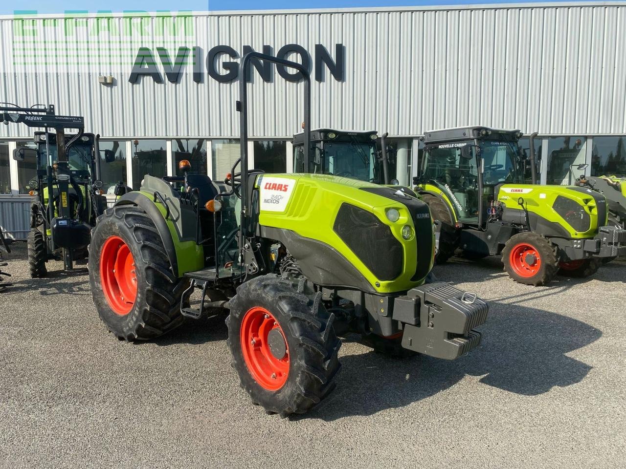 Traktor του τύπου CLAAS nexos 240 f arceau F, Gebrauchtmaschine σε ST ANDIOL (Φωτογραφία 1)