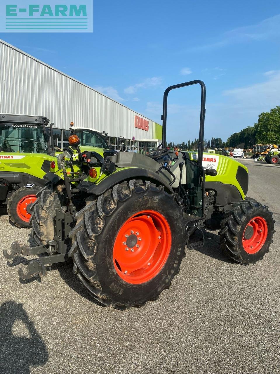 Traktor του τύπου CLAAS nexos 240 f arceau F, Gebrauchtmaschine σε ST ANDIOL (Φωτογραφία 3)