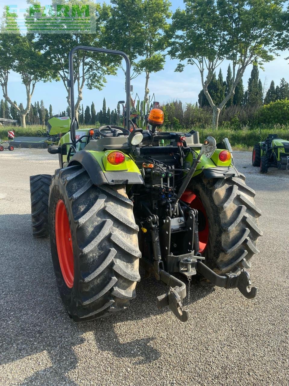 Traktor του τύπου CLAAS nexos 240 f arceau F, Gebrauchtmaschine σε ST ANDIOL (Φωτογραφία 5)