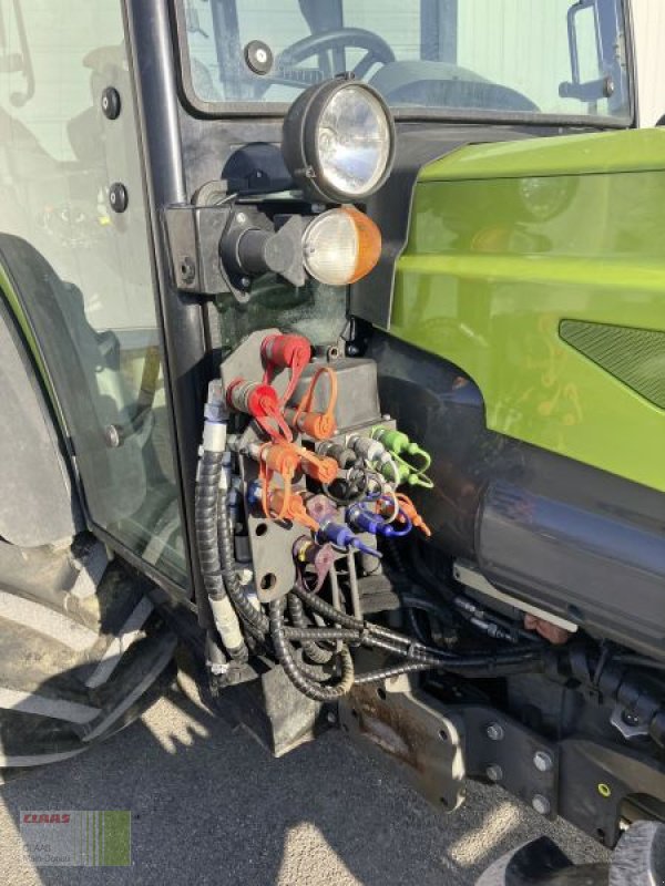 Traktor типа CLAAS NEXOS 240 L KABINE  ADVANCED, Neumaschine в Fladungen (Фотография 13)