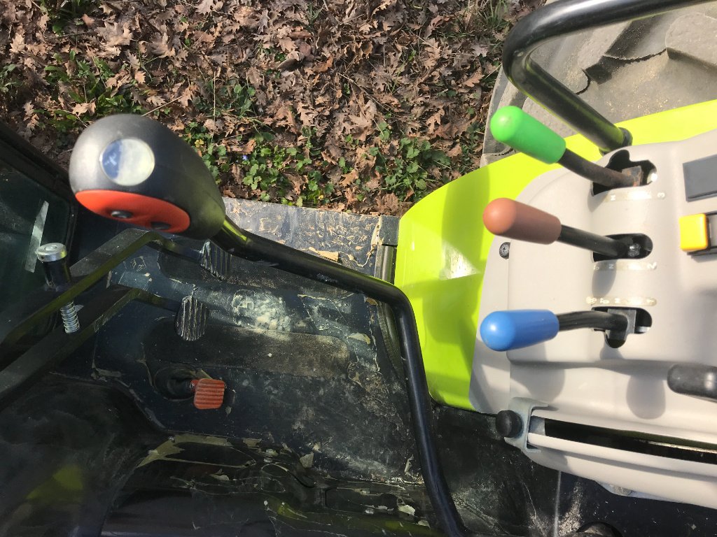 Traktor typu CLAAS Nexos 240 LD, Gebrauchtmaschine v MORLHON LE HAUT (Obrázek 11)