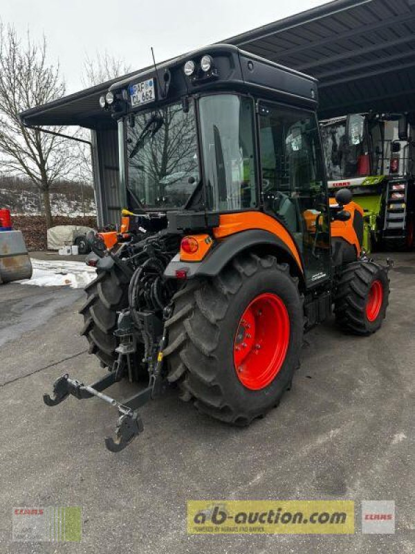 Traktor of the type CLAAS NEXOS 240 M ADVANCED VF, Vorführmaschine in Wassertrüdingen (Picture 2)