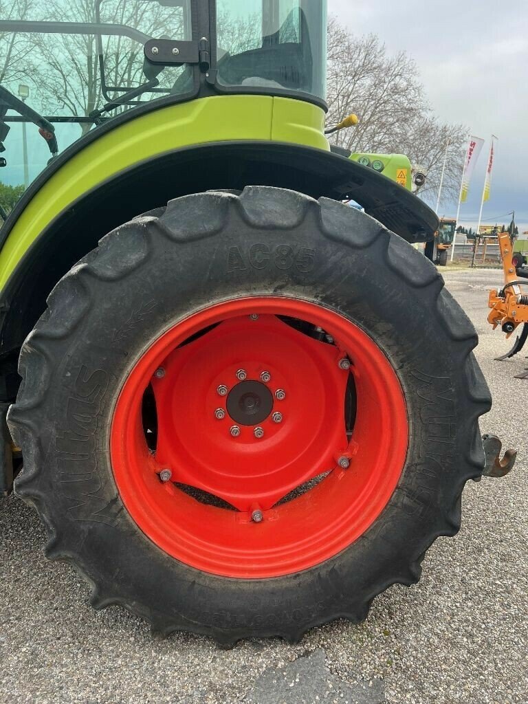 Traktor vrste CLAAS NEXOS 240 M TRADITION, Gebrauchtmaschine v SAINT ANDIOL (Slika 10)