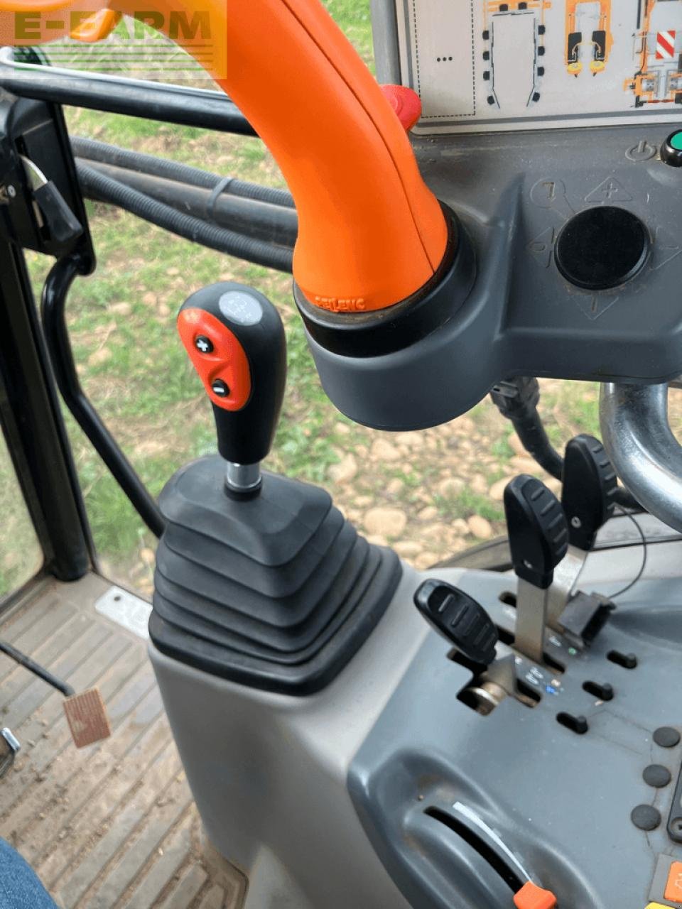 Traktor typu CLAAS nexos 240 m, Gebrauchtmaschine v ST ANDIOL (Obrázek 5)